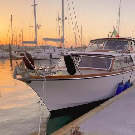 In A Yacht - Algarve * 알부페이라