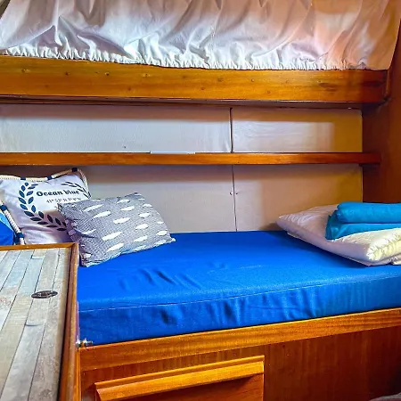 In A Yacht - Algarve Bådhotel Albufeira