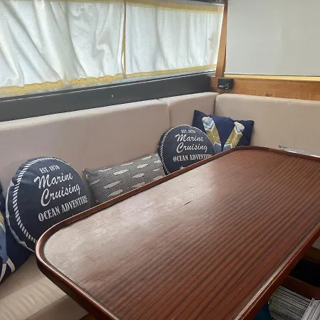 In A Yacht - Algarve Bådhotel *