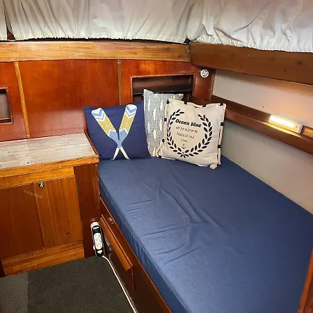 In A Yacht - Algarve Bådhotel *