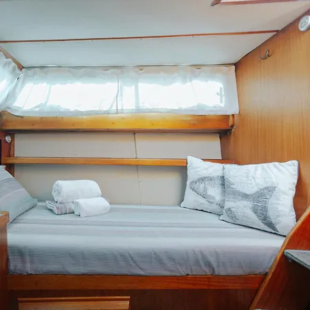 Bateau-hôtel In A Yacht - Algarve